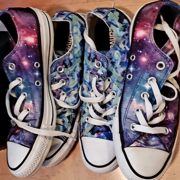 🌼🌺🌸basically new. Chucks❤️❤️ both EACH■■■■■ for sale SEPARATE 🛍🛍 - Picture 12 of 12